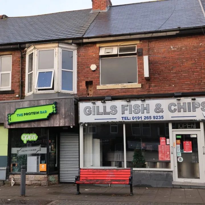 Firefighters Extinguish Blaze at Heaton Fish and Chip Restaurant at Frisk Radio - The Rhythm of The North East